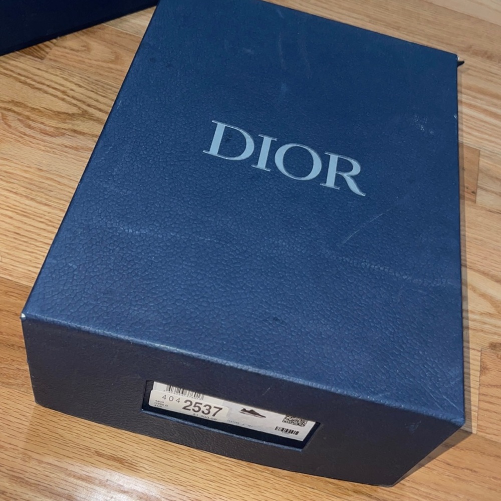 Lightly worn AUTHENTIC Christian Dior sneakers. Worn twice. Good condition. - Picture 4 of 4